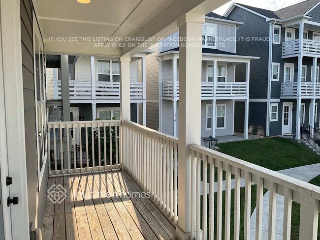Foto del edificio - 218 Founders Ln