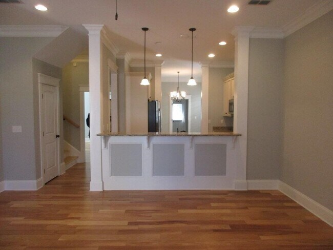 Building Photo - 127 Pepperdine Ct