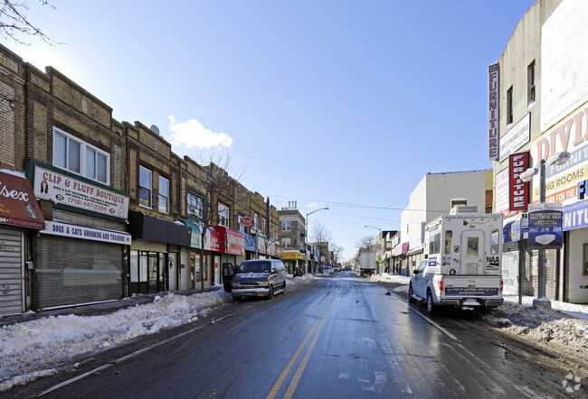 Foto del edificio - 121 Port Richmond Ave