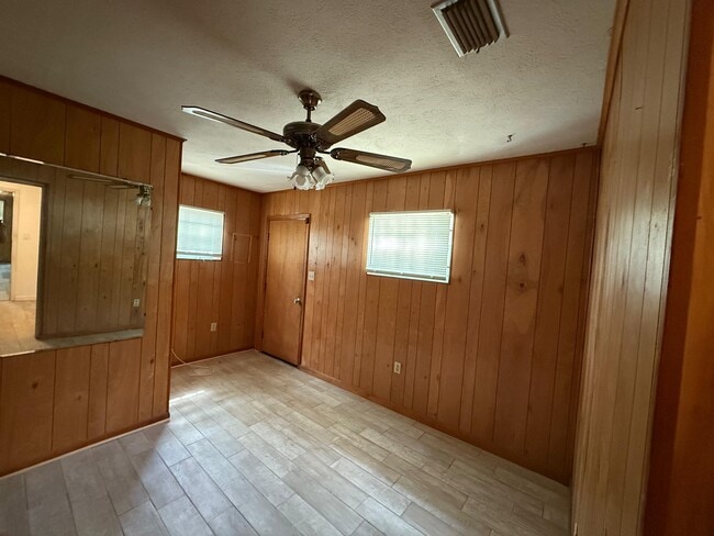 Building Photo - 1626 W 26th St