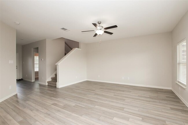 Building Photo - 217 Star Spangled Dr