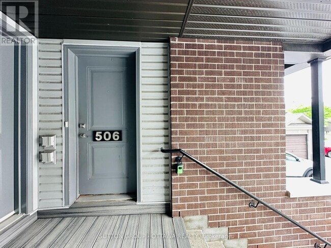 Photo du bâtiment - 506 Clearbrook Dr