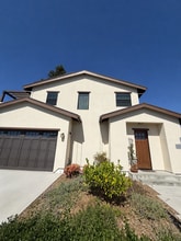 Building Photo - 3497 Santiago Dr