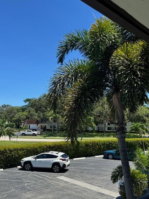Foto del edificio - 3075 Gardens E Dr