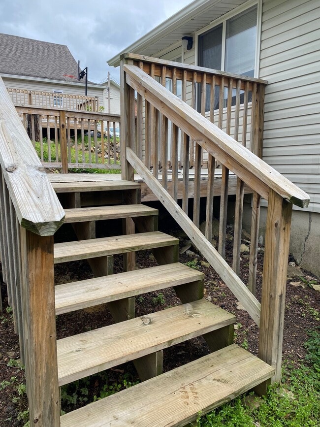 Building Photo - Watts Duplex