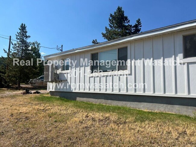 Foto del edificio - 1388 Country Ln