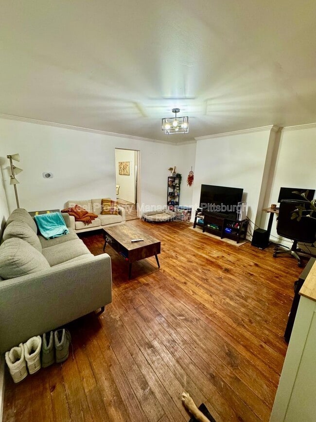 Photo - 2218 Sarah St Apartment