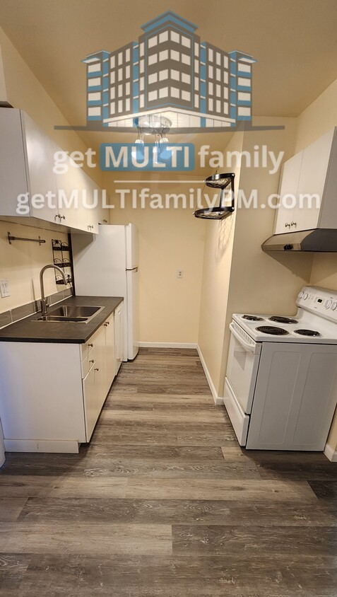 Primary Photo - 1111 E Butler Dr