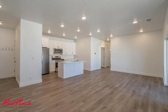 Building Photo - 5801 S Garnet Dr