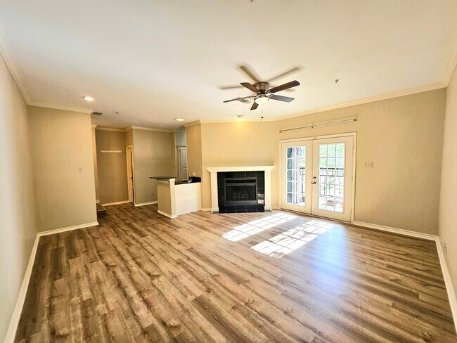 Building Photo - 6004 Auburndale Ave