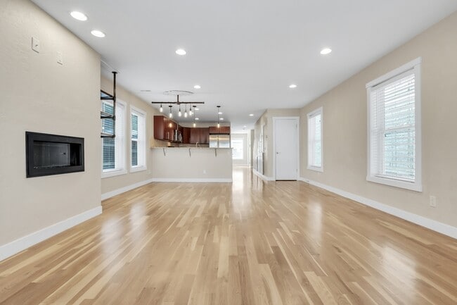 Foto del edificio - 3323 Clayton St