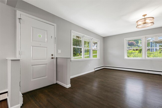 Foto del edificio - 125 Whittier Dr