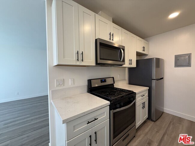 Foto del edificio - 3707 S Canfield Ave