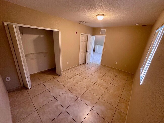Foto del edificio - 7103 NW 174th Terrace