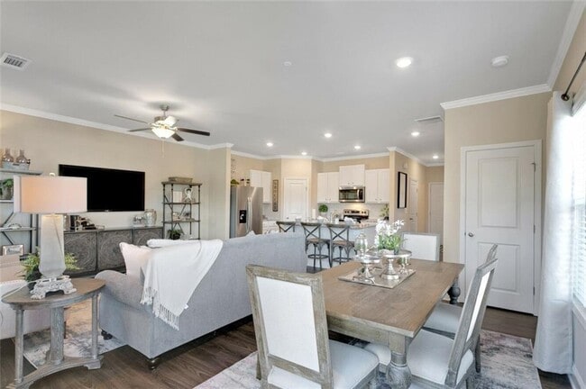 Building Photo - 600 Waterstone Dr