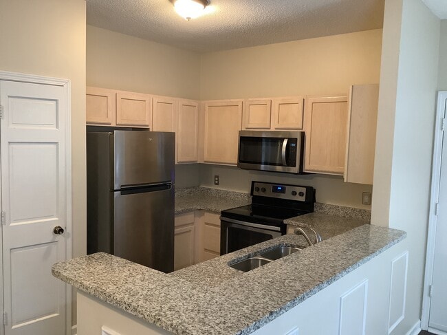 Building Photo - 13317 Michael Lynn Rd