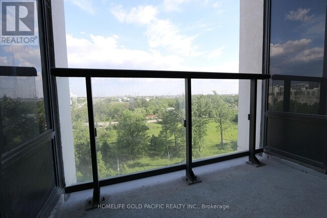 Building Photo - 8-818 Cedarland Dr