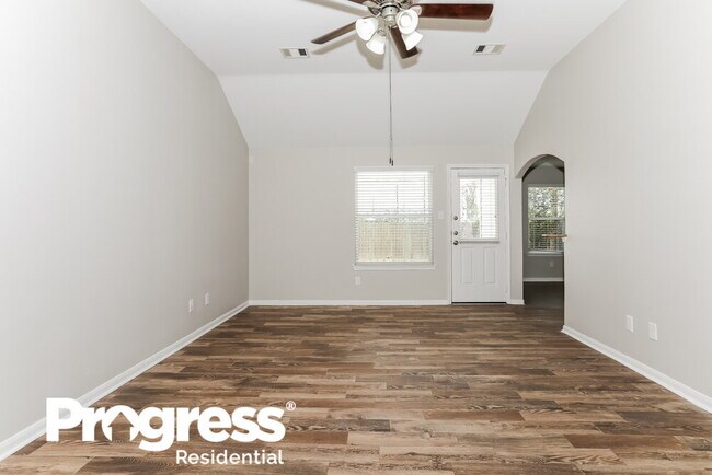 Building Photo - 17189 Glen Oaks Dr