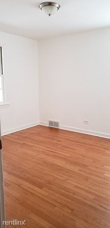 Foto del edificio - 8223 Kilpatrick Ave