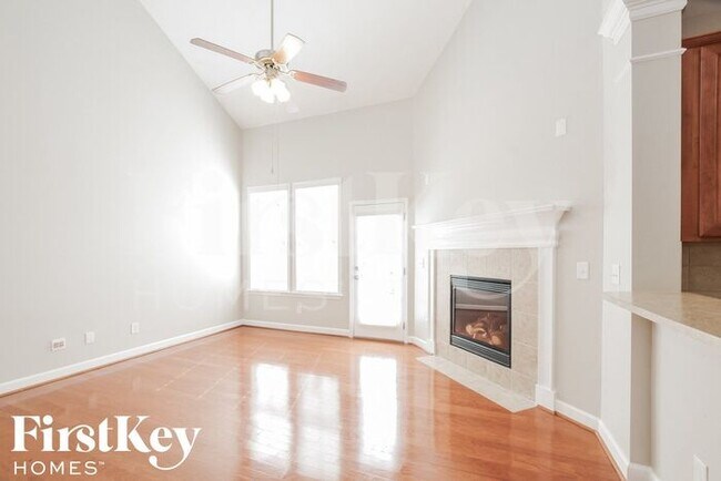 Foto del edificio - 5308 Soaring Eagle Ln