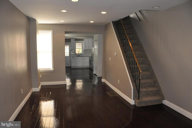 Building Photo - 3063 Chatham St