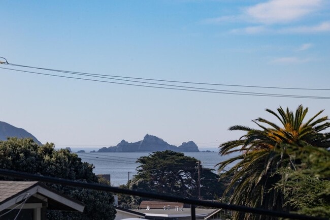 Building Photo - 193 Carmel Ave