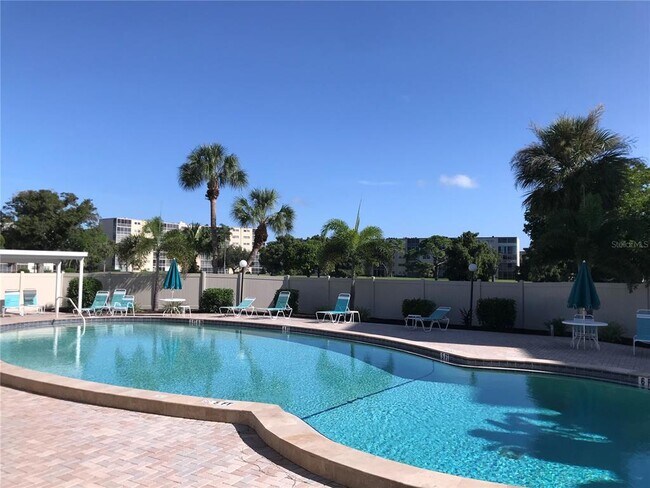Foto del edificio - 4210 Ironwood Cir