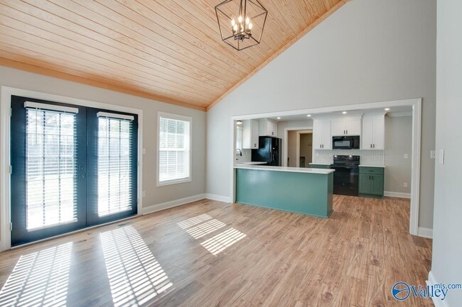 Building Photo - 2211 Cecille Dr SW