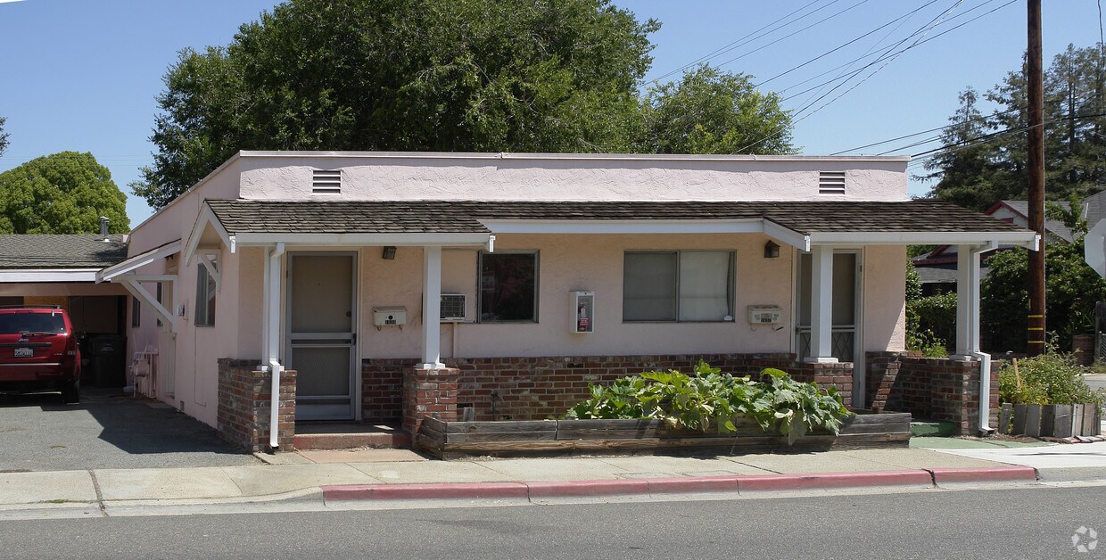 Primary Photo - 1825-1837 Berrellesa St