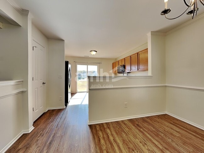 Foto del edificio - 3112 Varcroft Rd