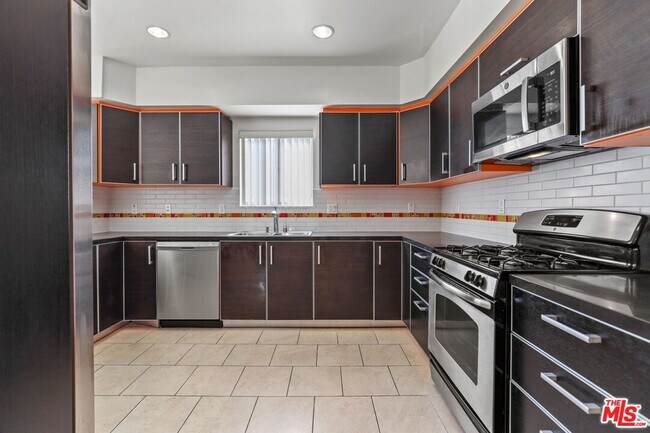 Foto del edificio - 1331 Amherst Ave