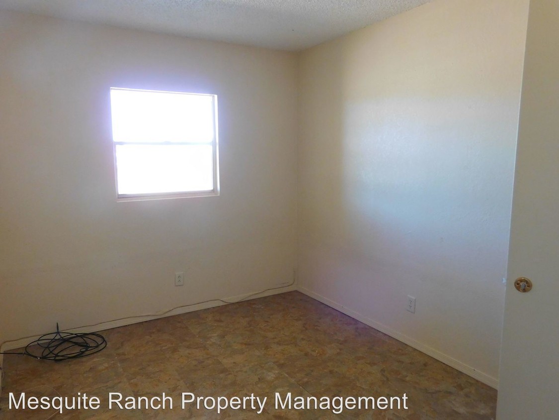 Building Photo - 1 br, 1 bath Apartment - 1312 E High St #C