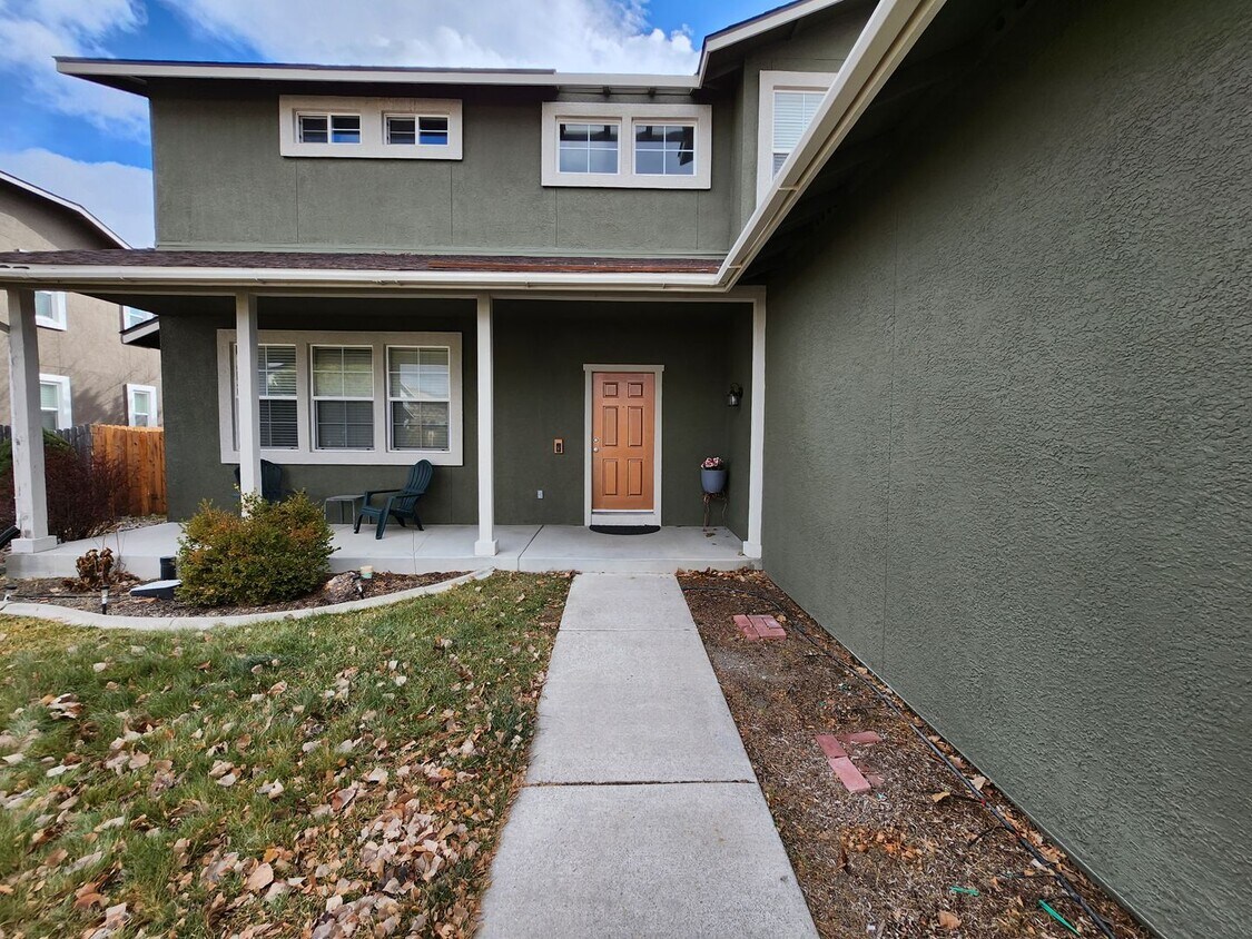 Primary Photo - Exquisite 7-Bedroom Home in Cold Springs: ...