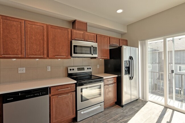 Foto del edificio - Spacious Townhome Near Silver Lake