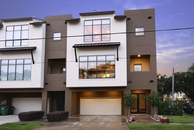 Building Photo - 5602 Blossom St