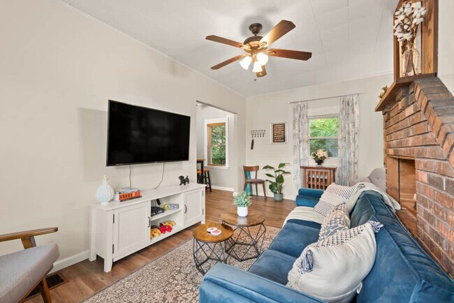 Building Photo - 3175 Rocky River Dr