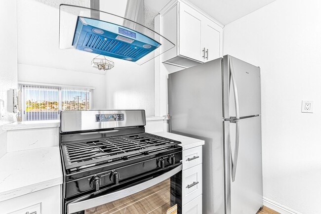 Foto del edificio - 1070 Loma Ave