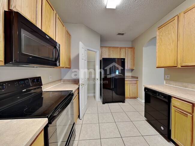 Building Photo - 1658 Silk Tree Cir