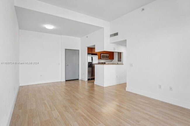 Foto del edificio - 36 NW 6th Ave