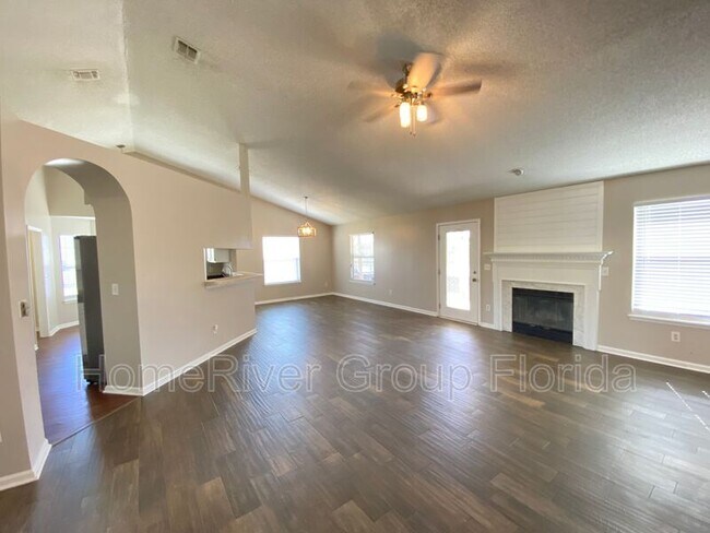 Building Photo - 8672 Bandera Cir S