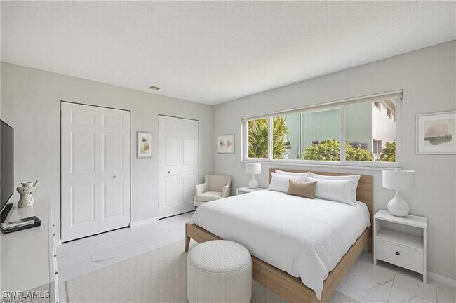 Foto del edificio - 3225 E Riverside Dr