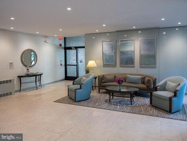 Foto del edificio - 4141 N Henderson Rd