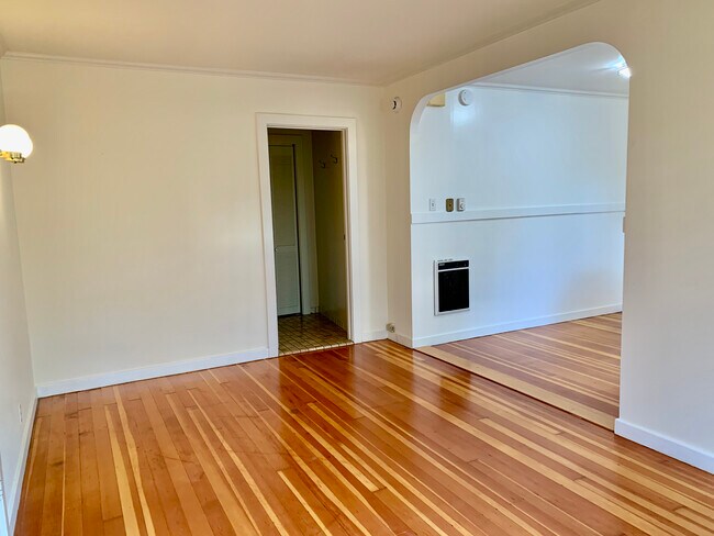Building Photo - 3526 Divisadero St