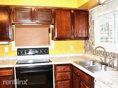Foto del edificio - 3 br, 2 bath House - 3509 Plum Cres