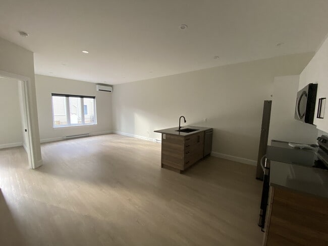 Photo du bâtiment - 180 Hillsborough Rd