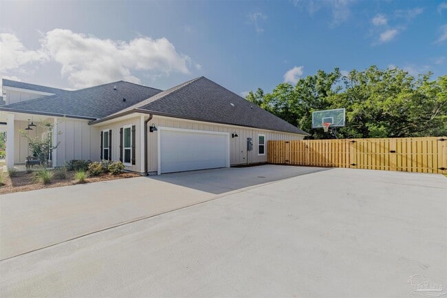 Building Photo - 4169 Equestrian Blvd