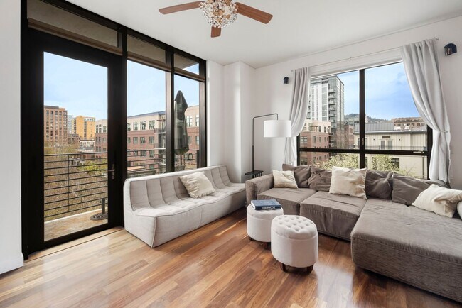 Foto del edificio - 922 NW 11th Ave