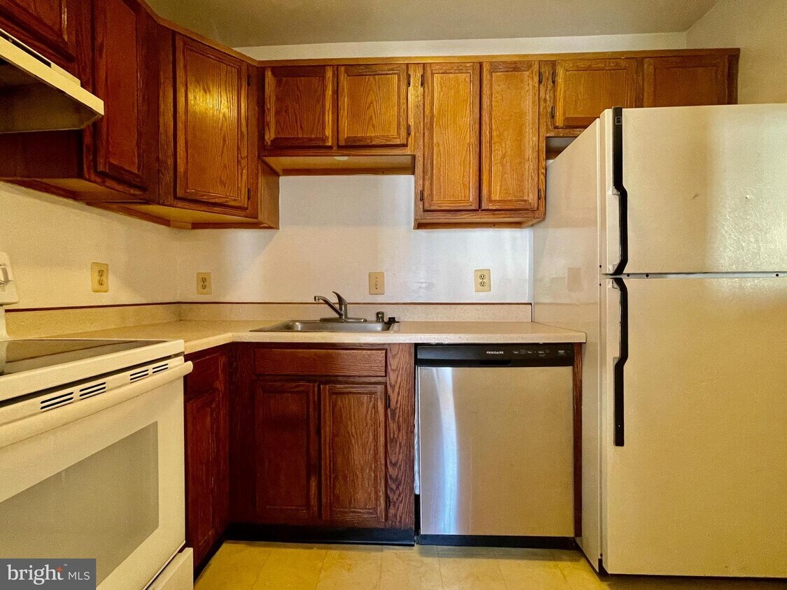 200 Chesterfield Ln Unit 302, Stafford, VA 22556 Room for Rent in Stafford, VA