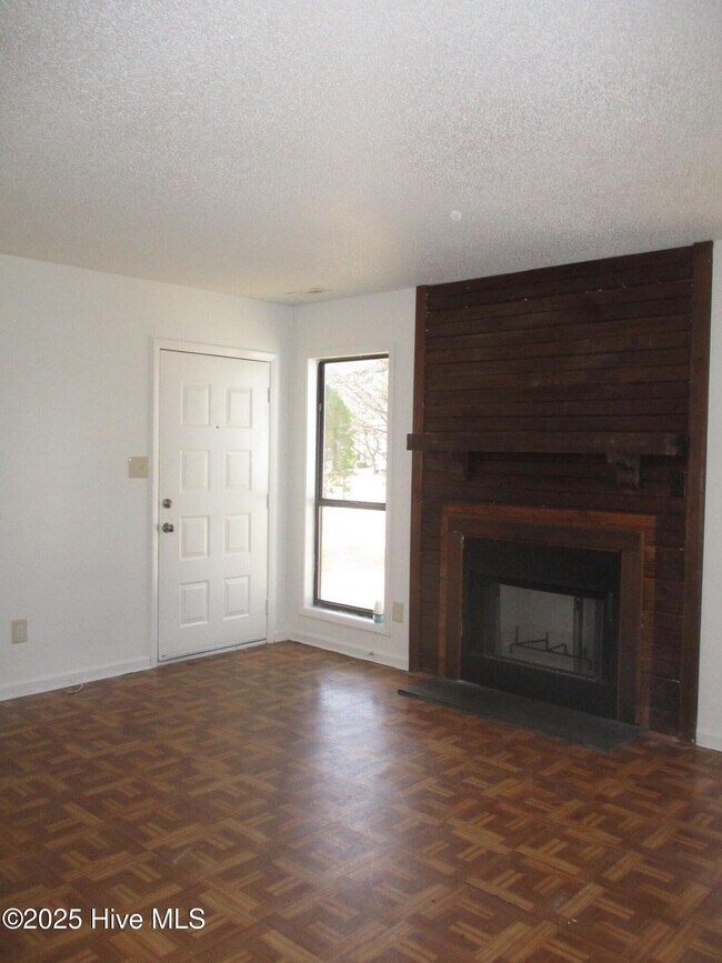 Foto del edificio - 316 Pine Valley Rd