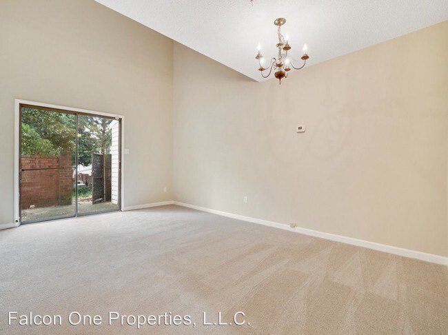 Foto del edificio - 1 br, 1.5 bath House - 10911 Park Rd.